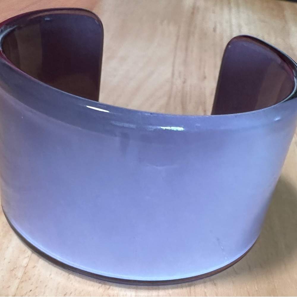 ZENZII POLISHED LAVENDER RESIN ACRYLIC CUFF BRACELET